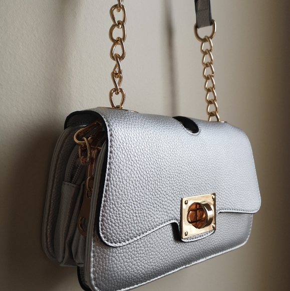 NEW Silver crossbody bag - Picture 2 of 3